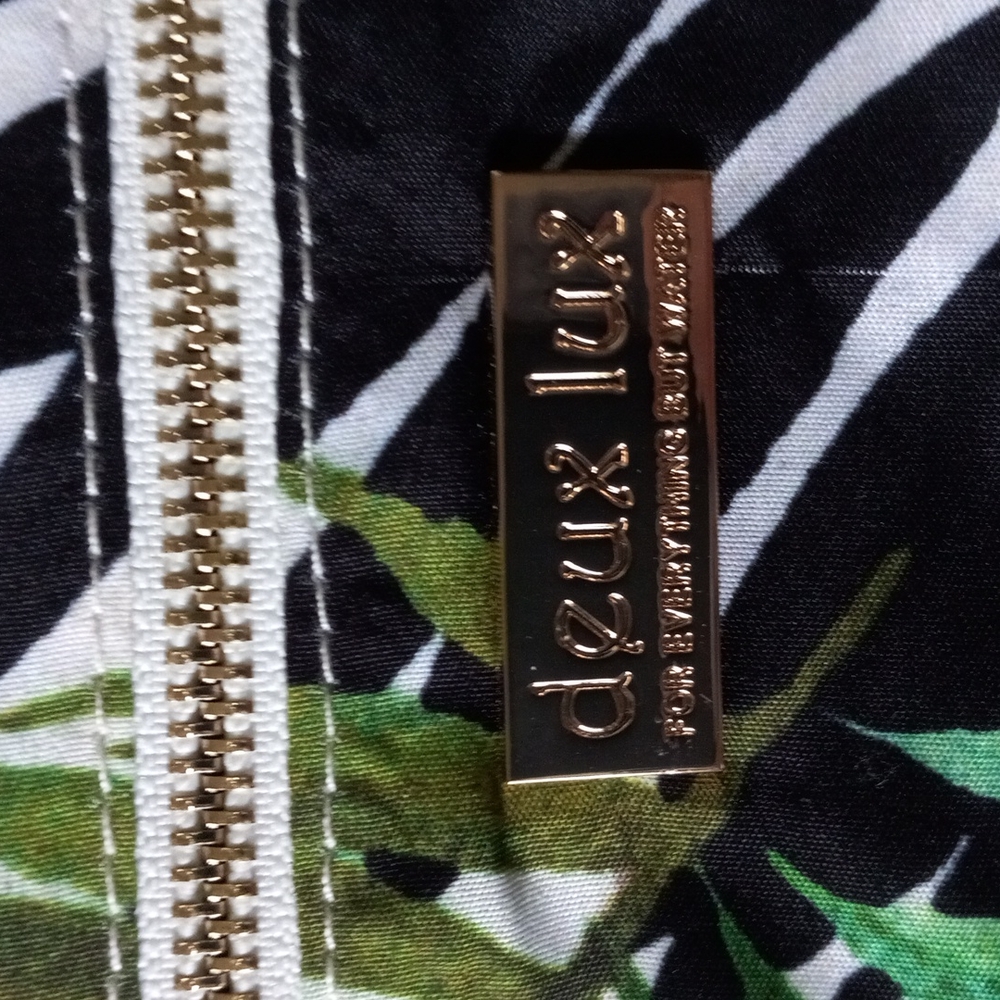 EVERYTHING BUT WATER Black White CROSSBODY CLUTCH - Picture 9 of 12